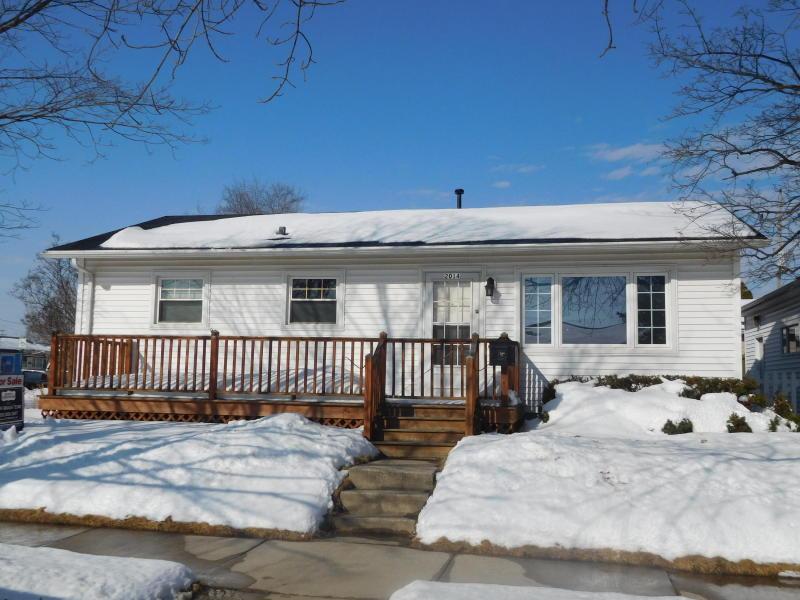 2014 English St, Racine, WI 53404