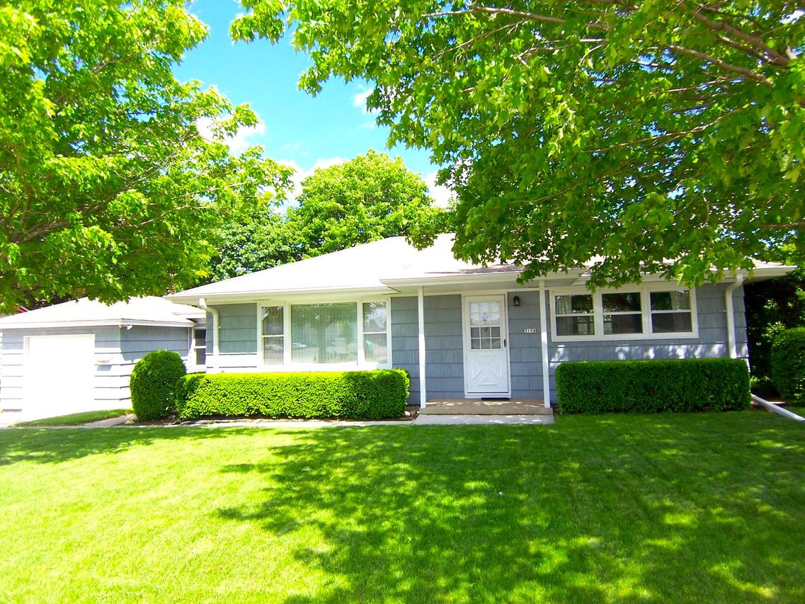 3158 N Mayfair Rd., Wauwatosa, WI 53222