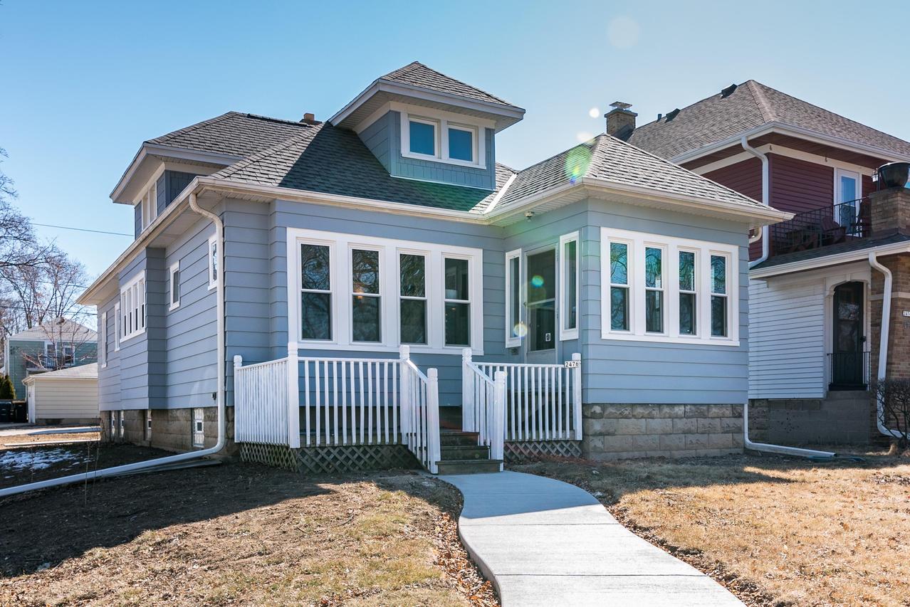 2476 N 67th St, Wauwatosa, WI 53213