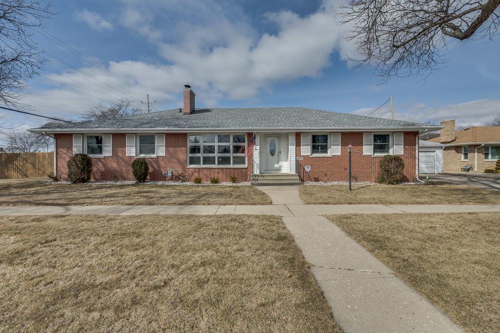 7950 20th Ave, Kenosha, WI 53143