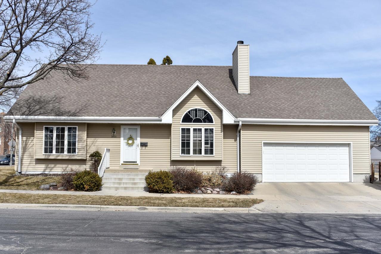 3930 W Euclid Ave, Milwaukee, WI 53215