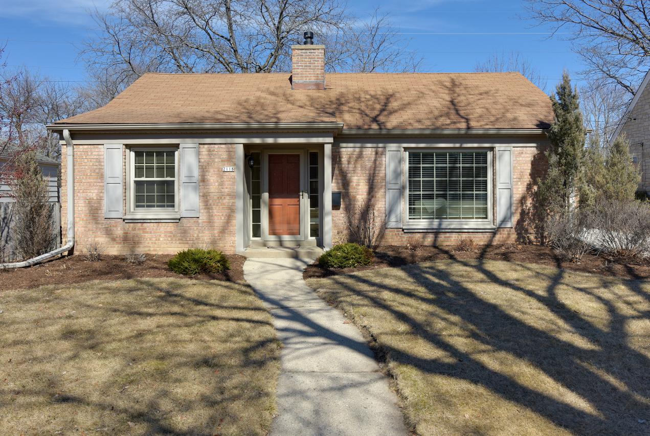 2118 W Marne Ave, Glendale, WI 53209