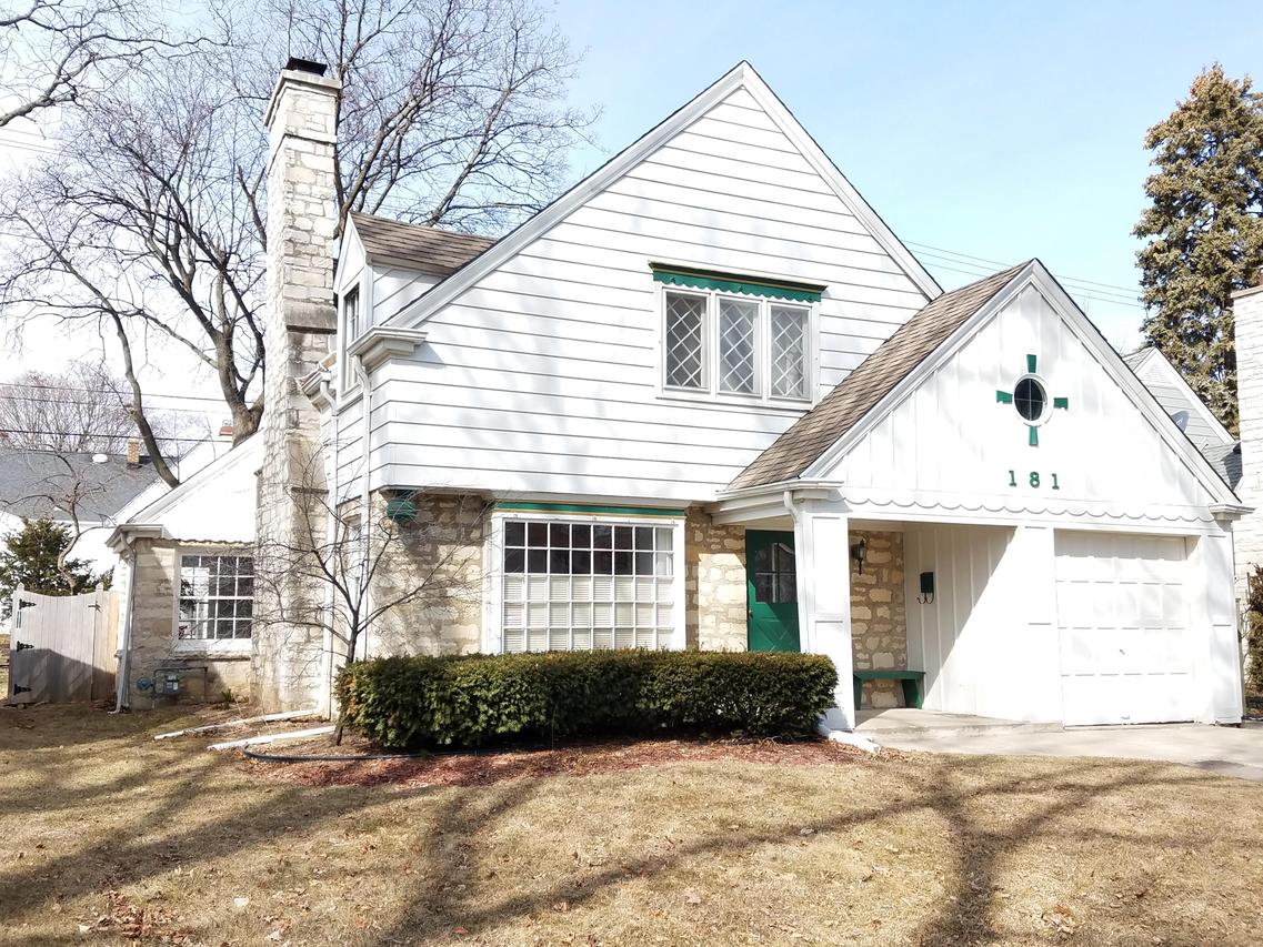 181 N 89th St, Wauwatosa, WI 53226
