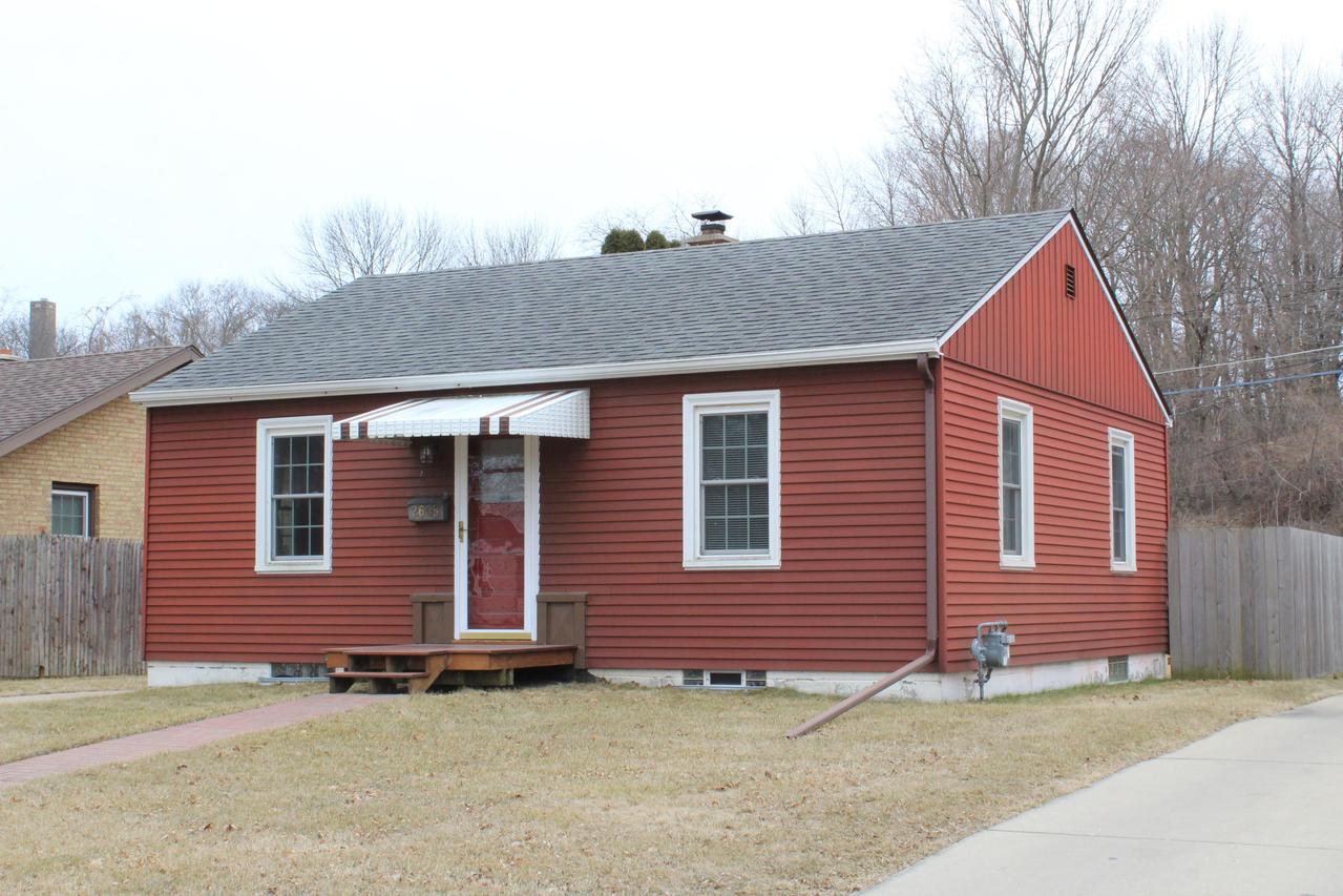 2605 Eisenhower Dr., Racine, WI 53405