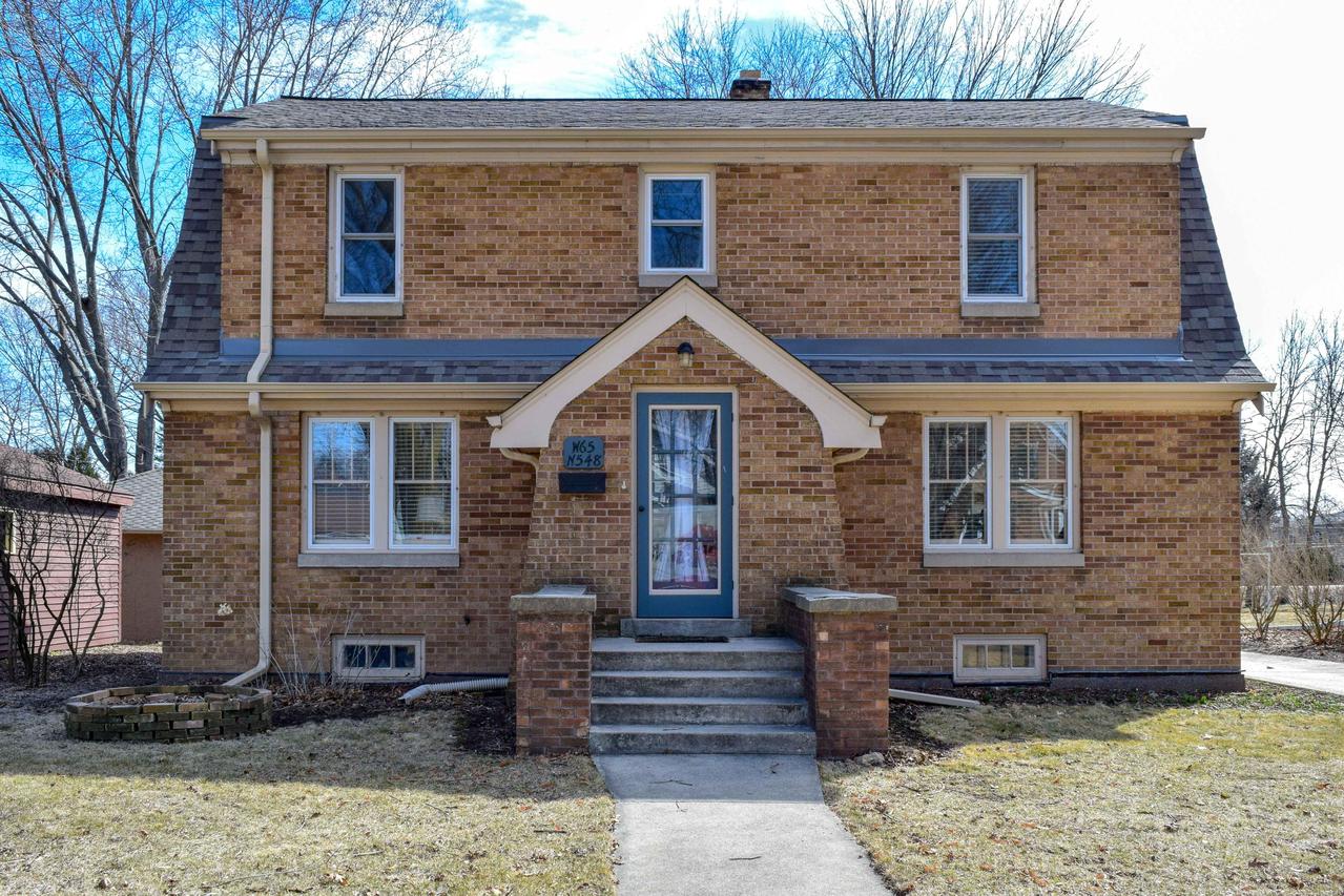 W65N548 St John Ave, Cedarburg, WI 53012
