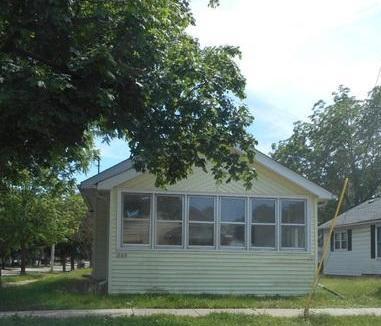 203 W Wabash Ave, Waukesha, WI 53186