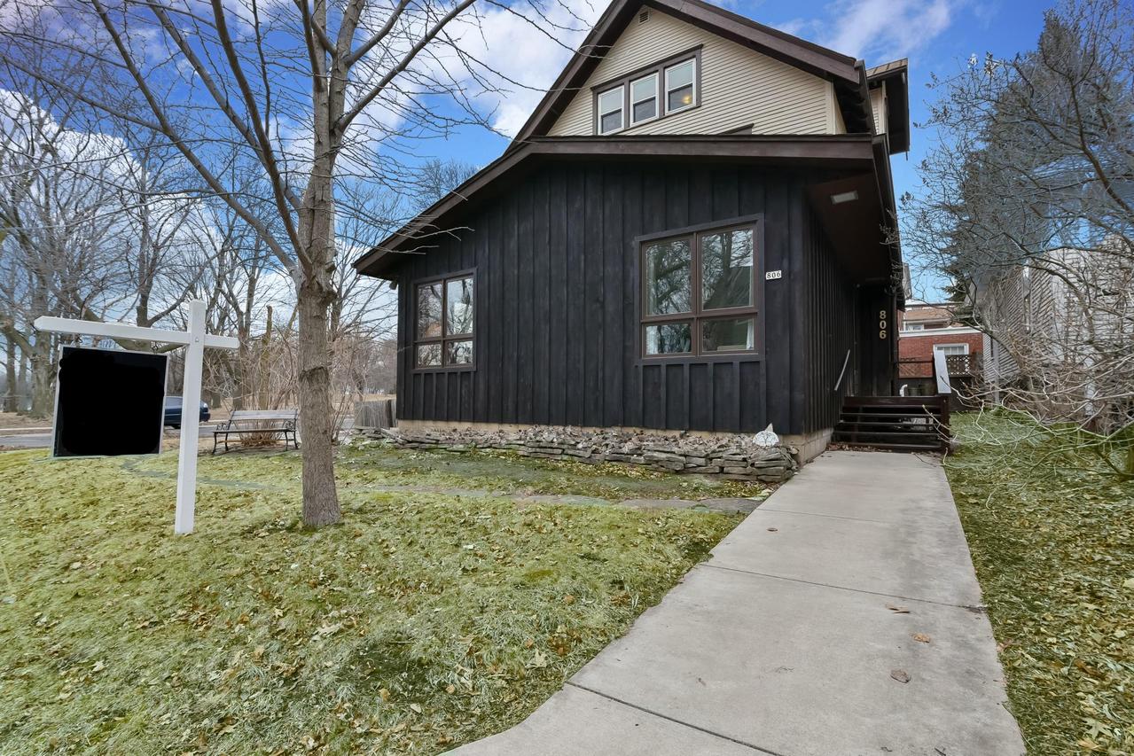 806 E Dakota St, Milwaukee, WI 53207
