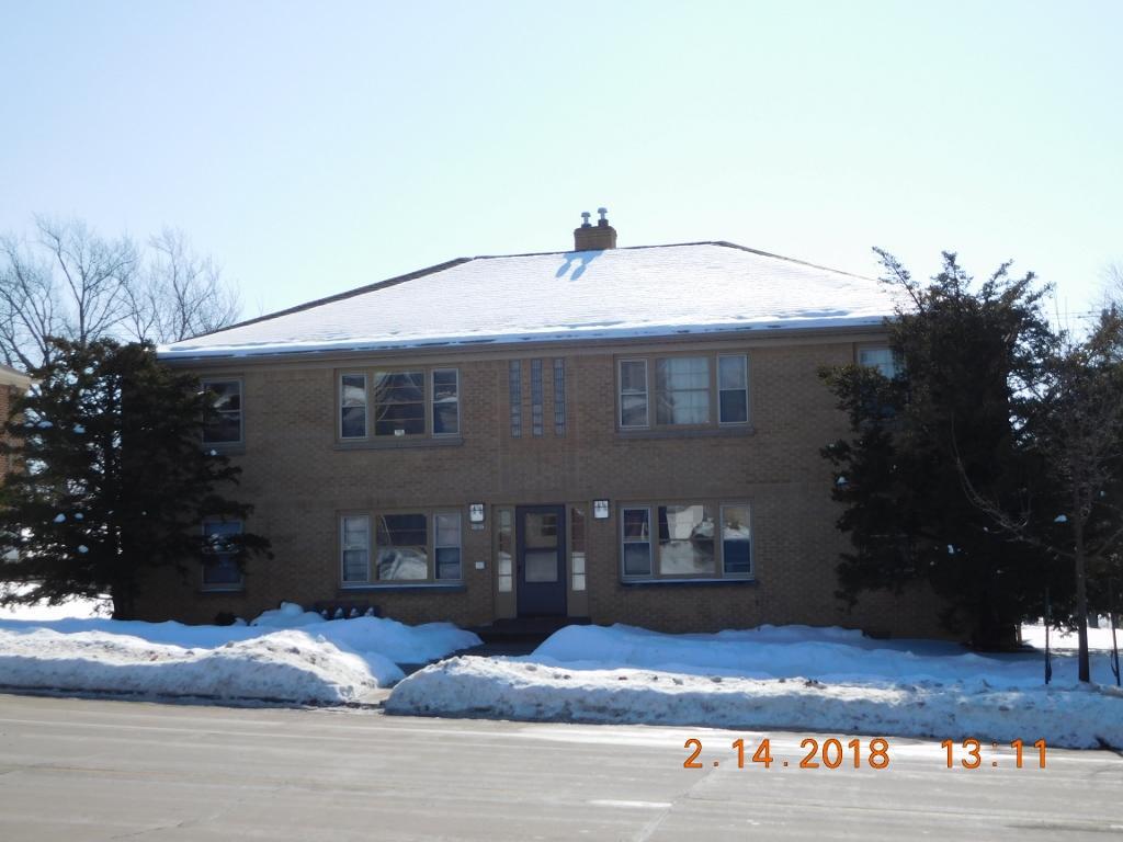 8327 W Center St, Milwaukee, WI 53222