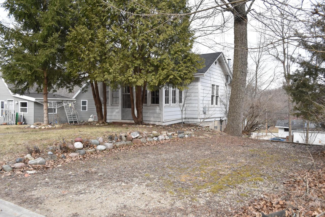 61 Oakwood St, Williams Bay, WI 53191