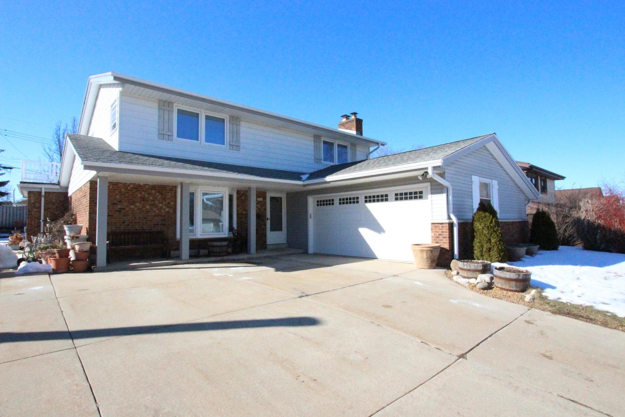 5261 S 22nd Pl, Milwaukee, WI 53221