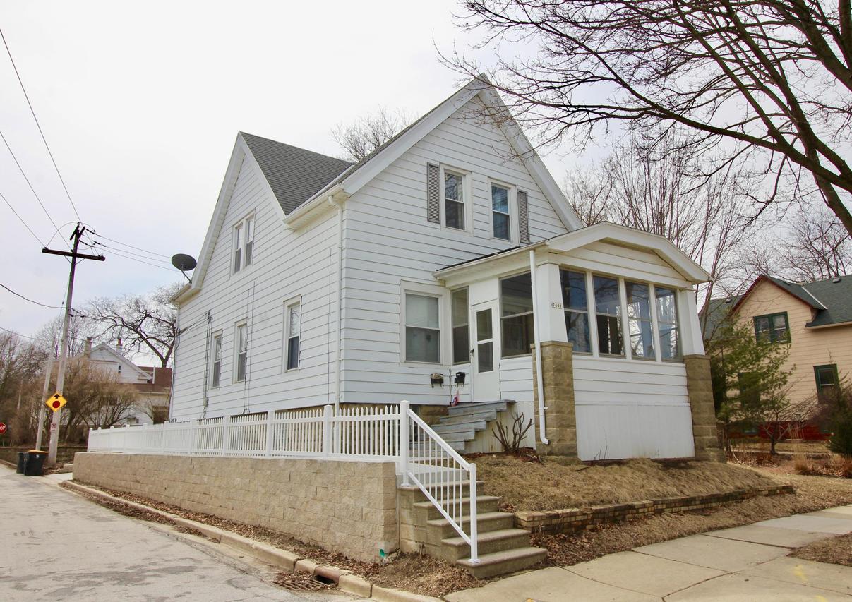 7401 W Wright St, Wauwatosa, WI 53213