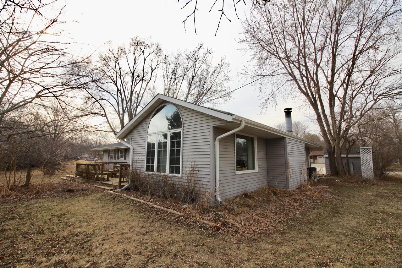 13101 W Radisson Dr, New Berlin, WI 53151