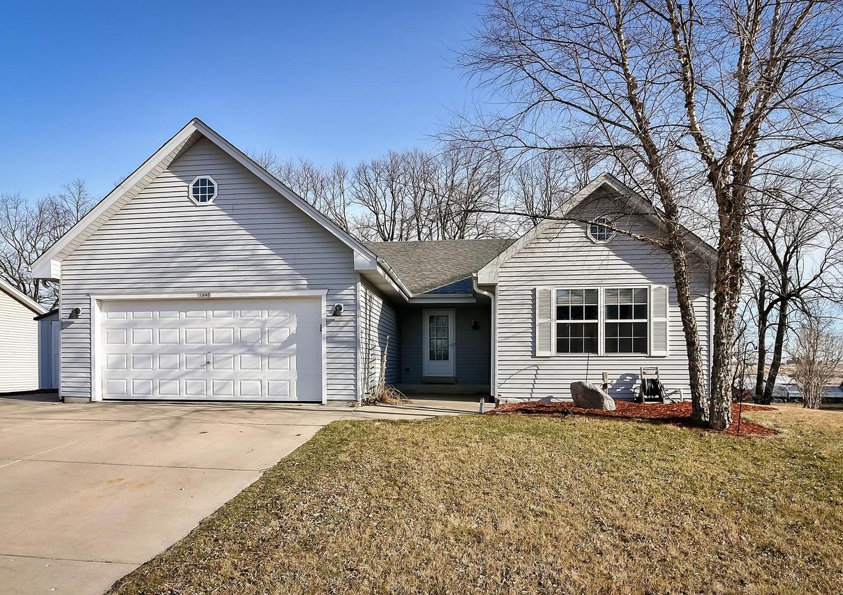 1040 Bluebird Ln, Hartford, WI 53027