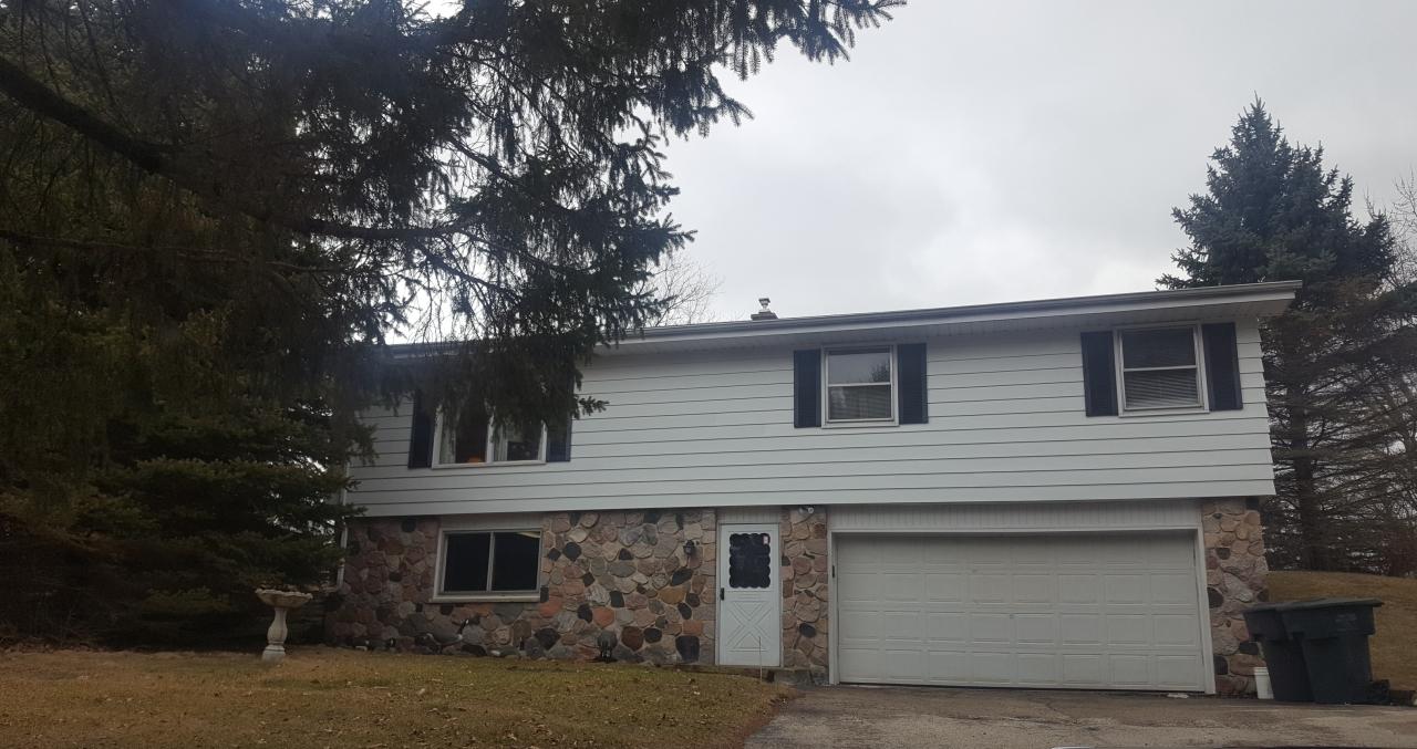 S79W32651 Sugden Rd, Mukwonago, WI 53149