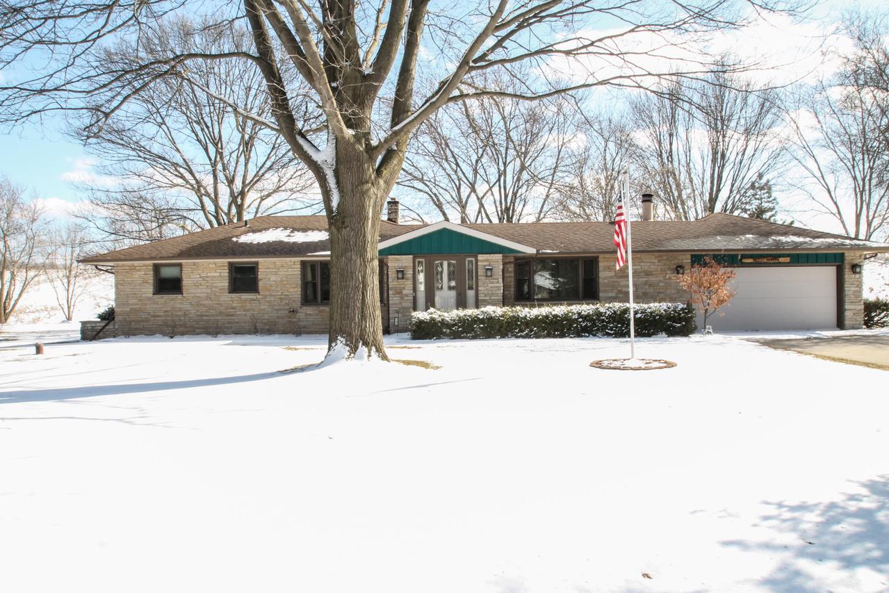 W227N5994 Avon Dr, Lisbon, WI 53089