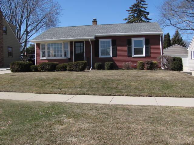 932 Oregon St, Racine, WI 53405