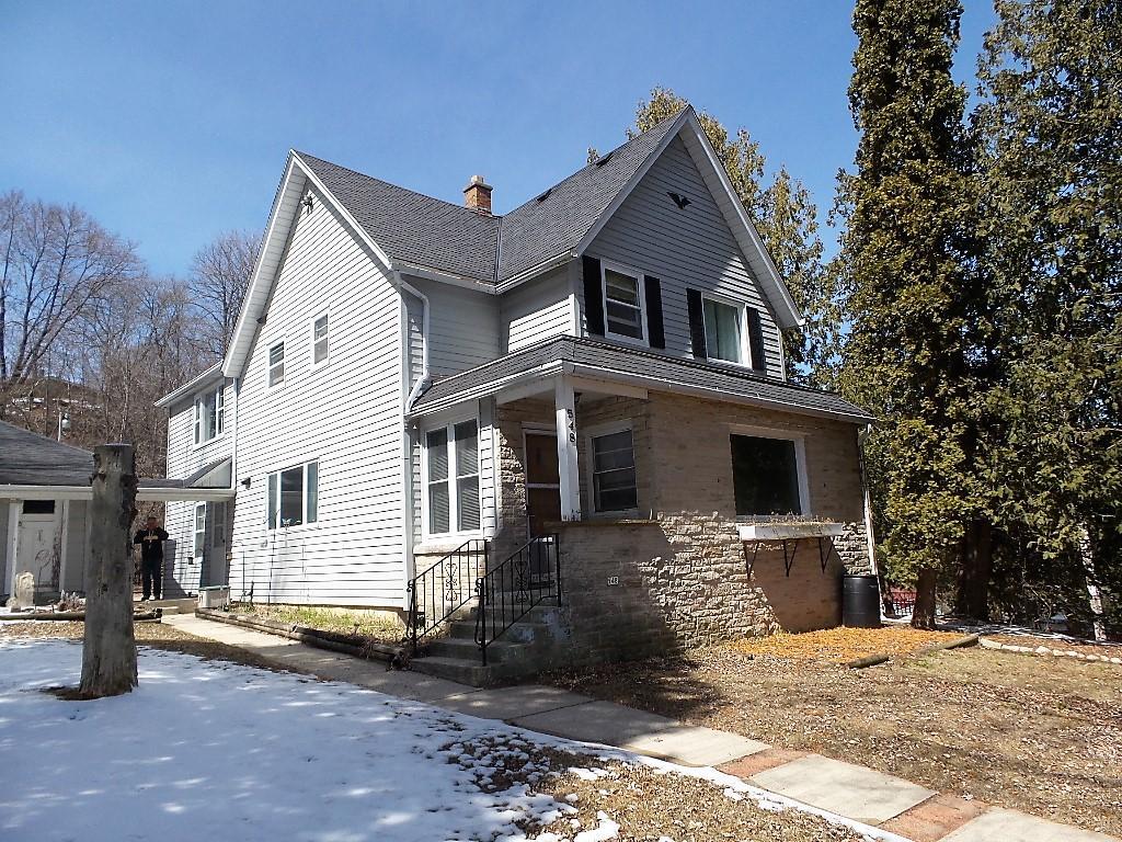 548 N 8th Ave., West Bend, WI 53090
