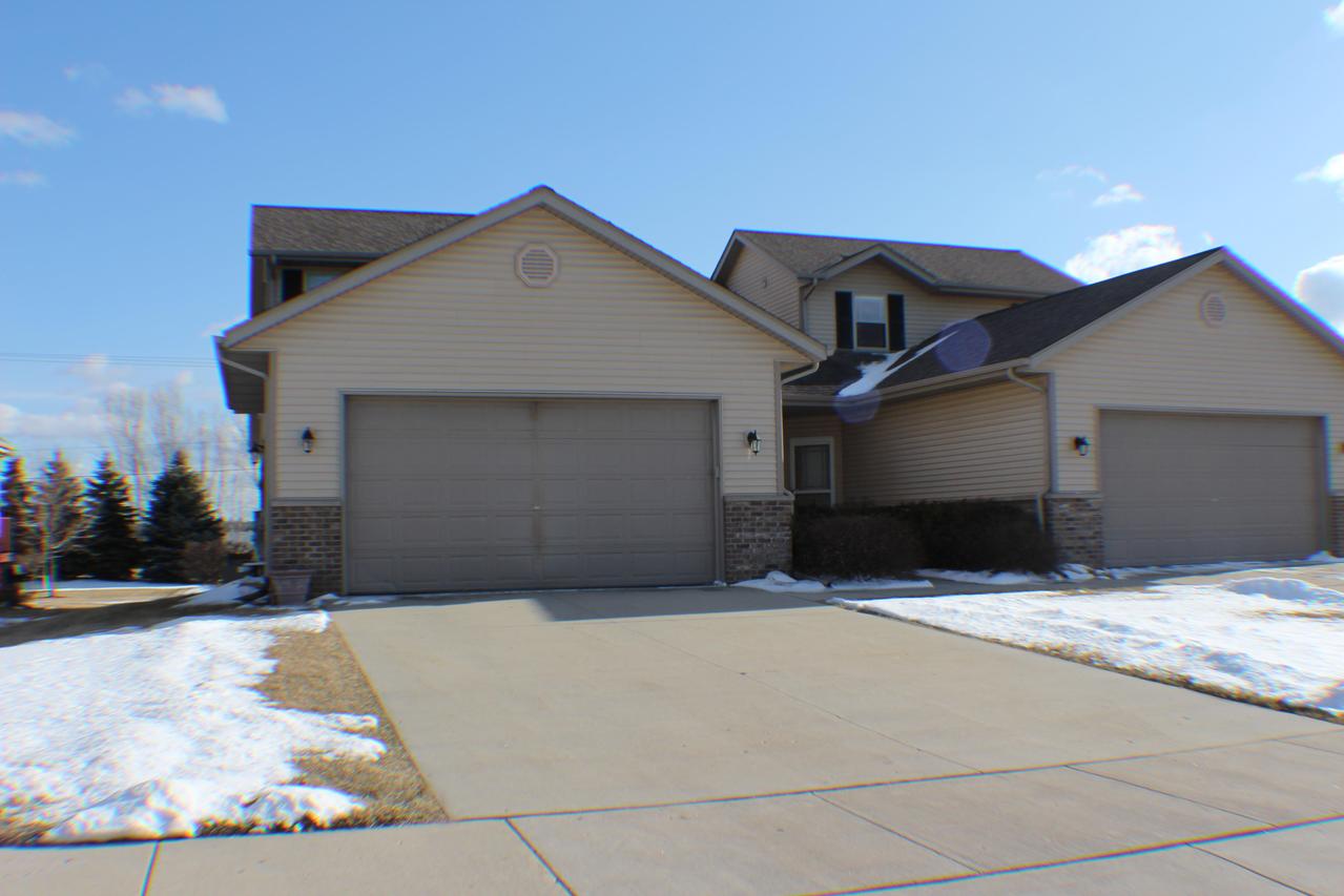 919 Firethorn Dr., West Bend, WI 53090