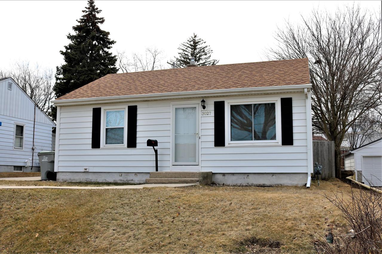 3027 S 61st St, Milwaukee, WI 53219
