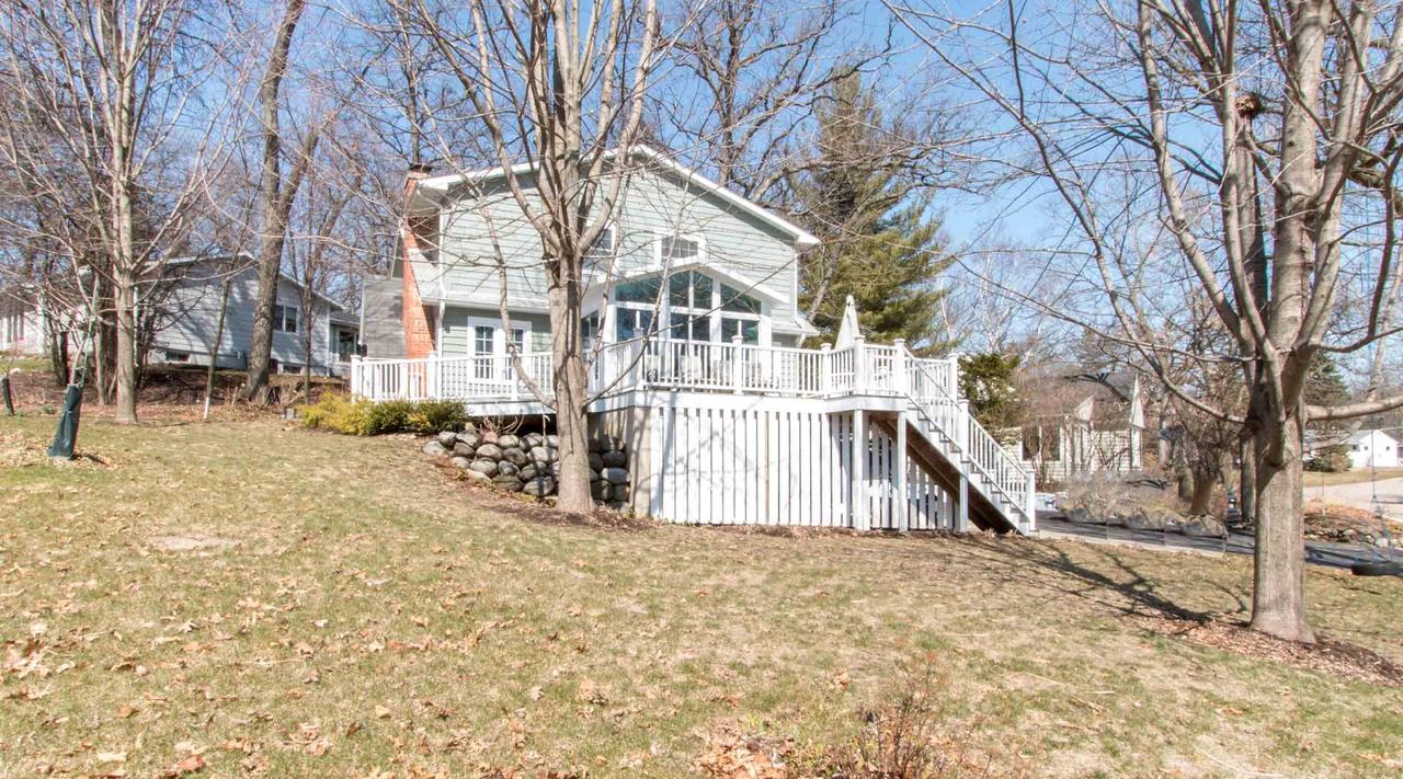 364 Waubun, Fontana, WI 53125