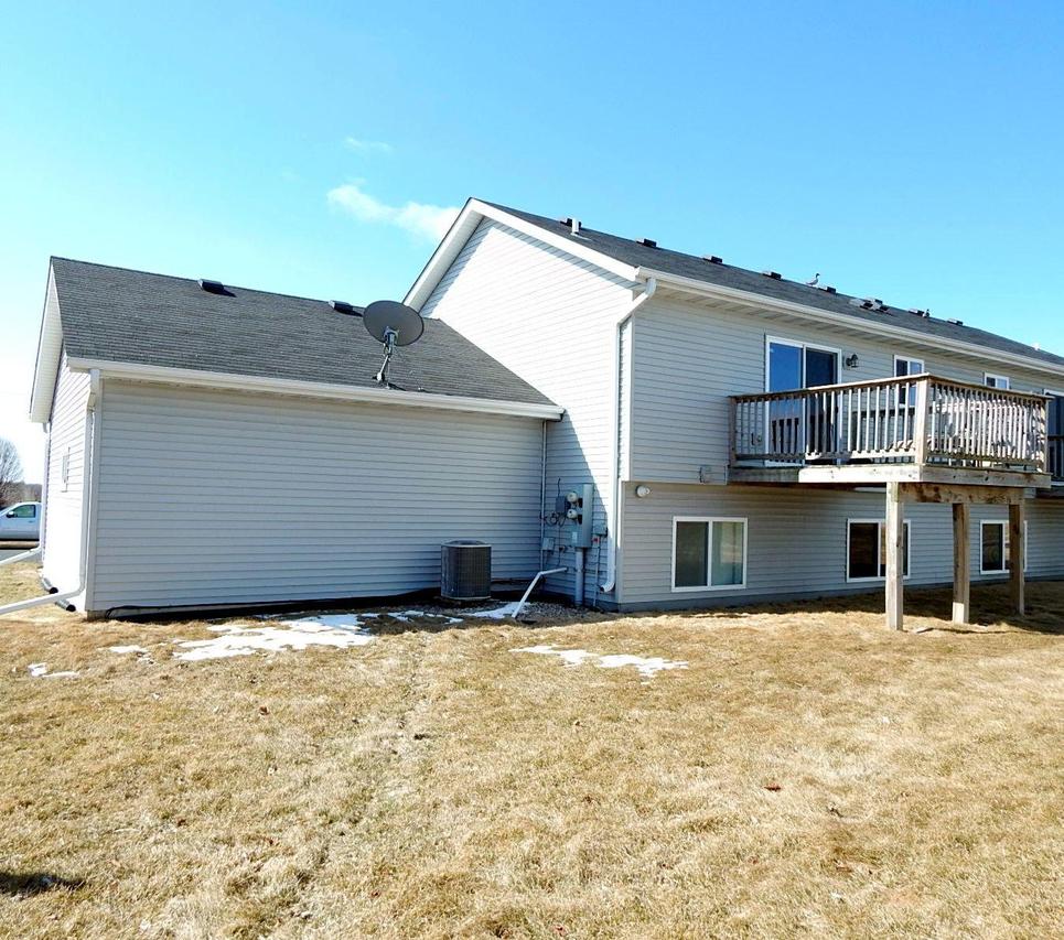 1538 Montclair Pl, Fort Atkinson, WI 53538