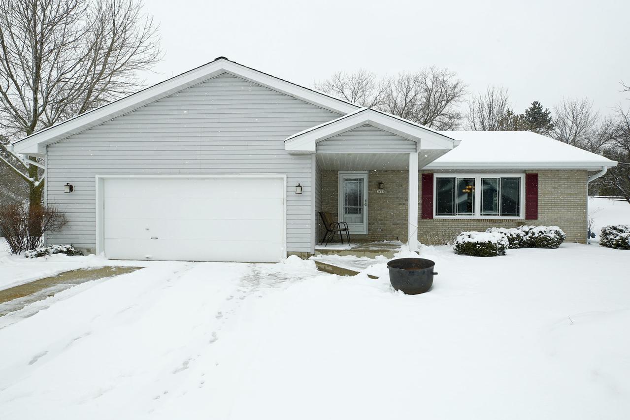 3835 S Pohl Dr., New Berlin, WI 53151