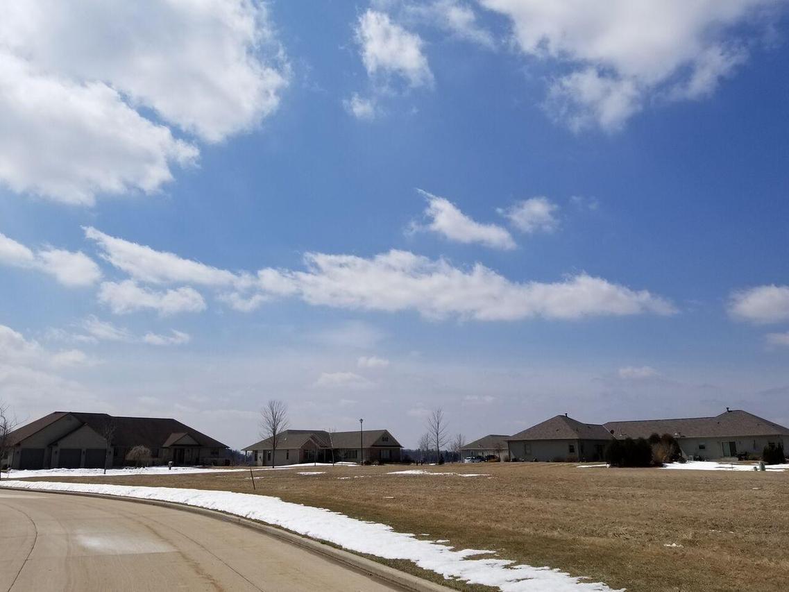 Lt2 Fox Chase - #Blk 3, Manitowoc, WI 54220