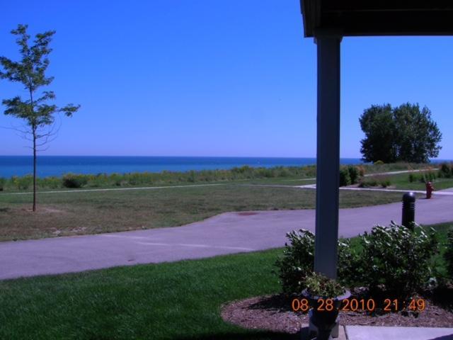 4110 S Lake Dr #47, Saint Francis, WI 53235