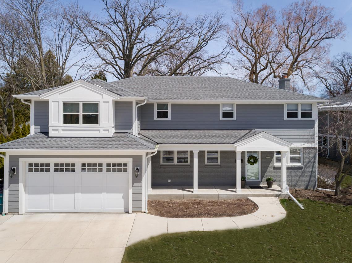 5028 N Lake Dr, Whitefish Bay, WI 53217