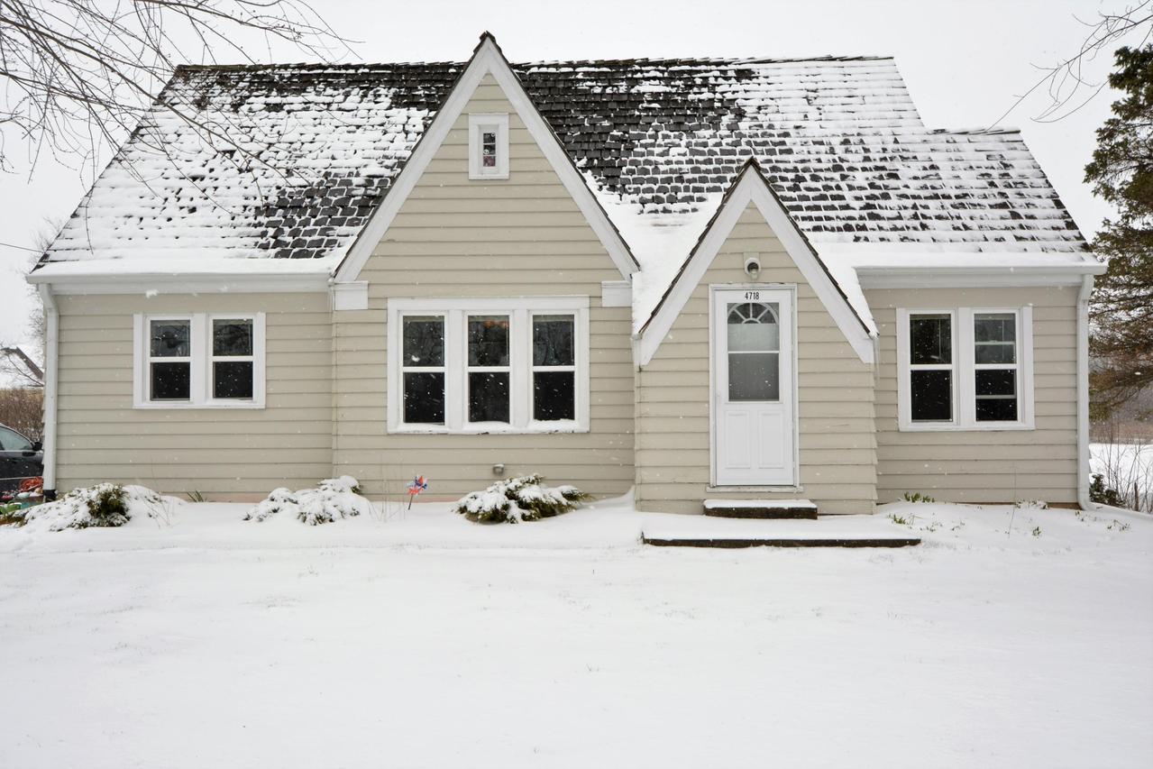 4718 County Line Rd, Mount Pleasant, WI 53403