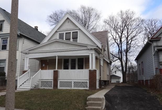 3220 N 29th St, Milwaukee, WI 53216