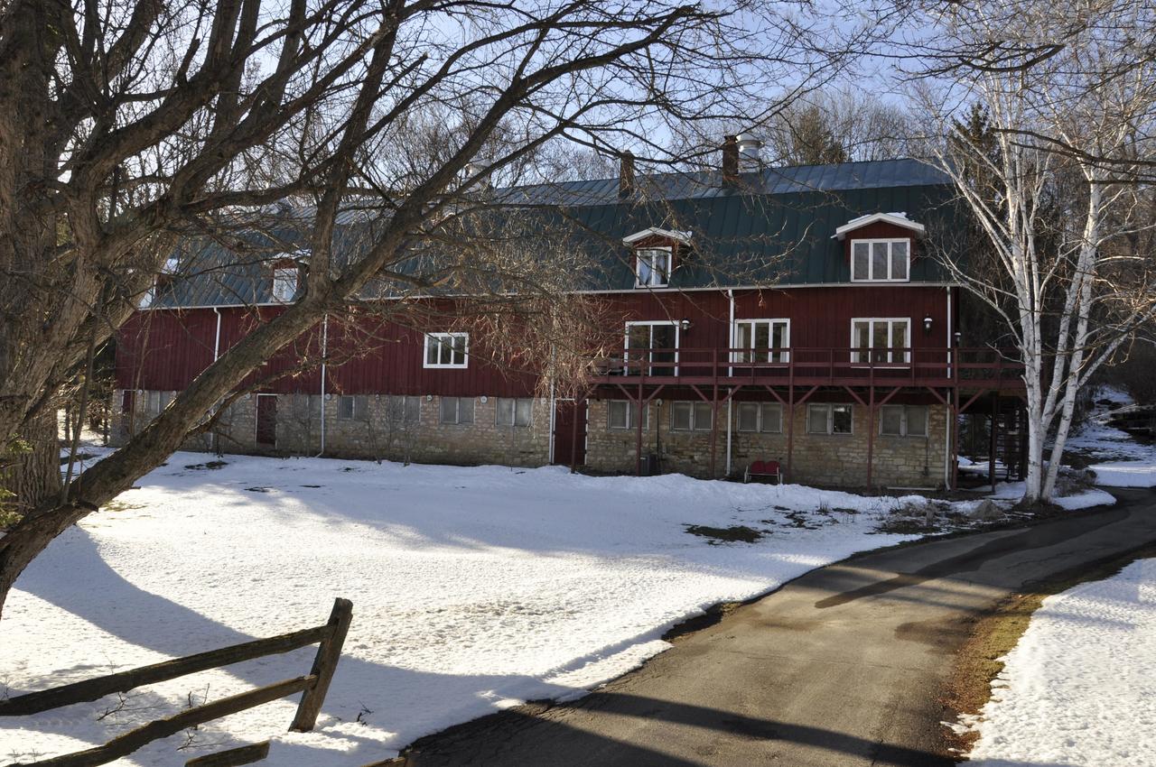 N5075 Green Coulee Rd, Onalaska, WI 54650