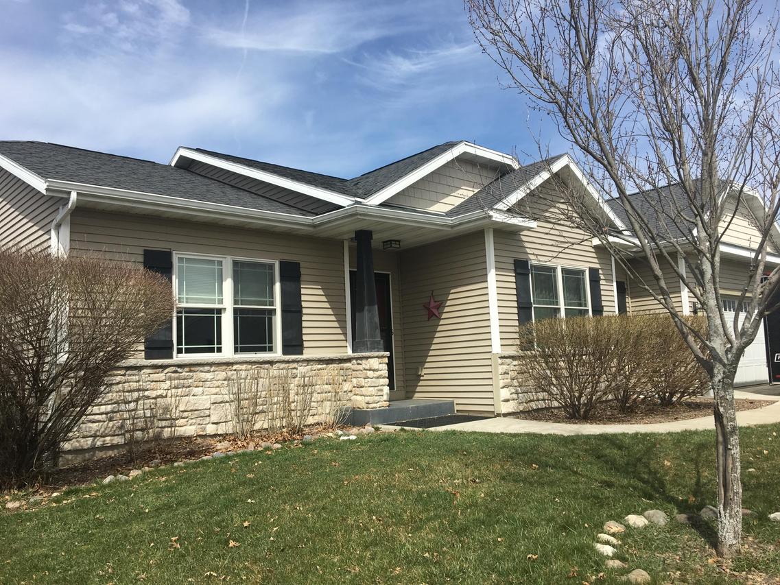 212 N Lapham St, Oconomowoc, WI 53066