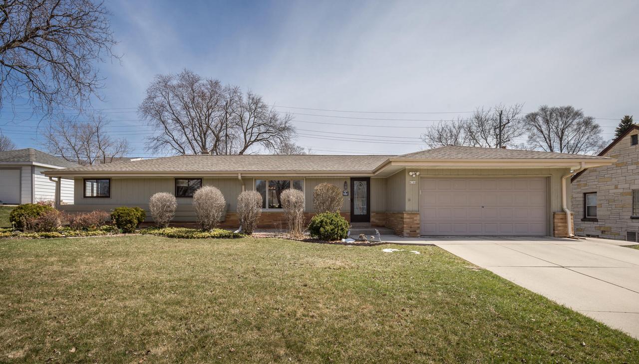 4144 N 93rd St, Wauwatosa, WI 53222