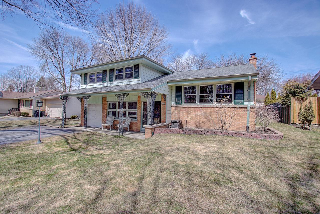 4834 W Calumet Rd, Brown Deer, WI 53223