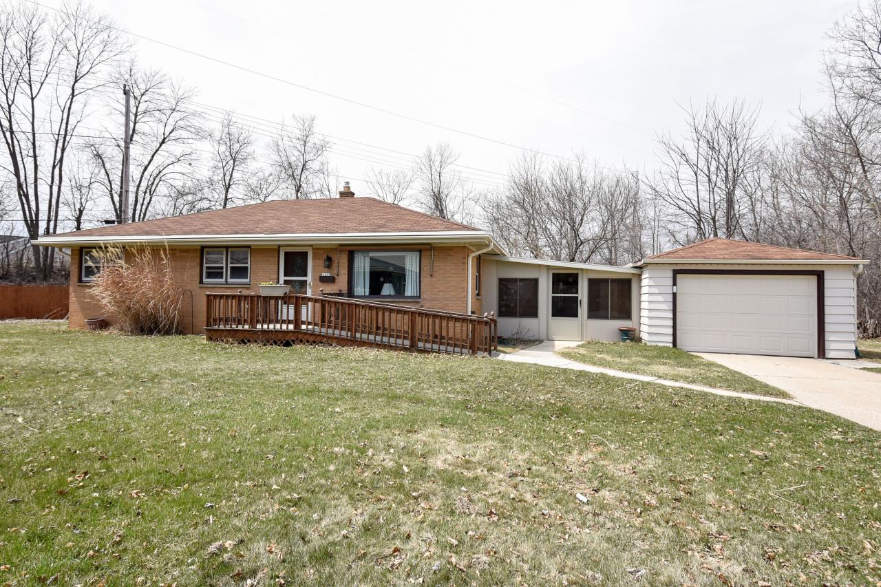 1337 W Sheridan Ct., Milwaukee, WI 53209