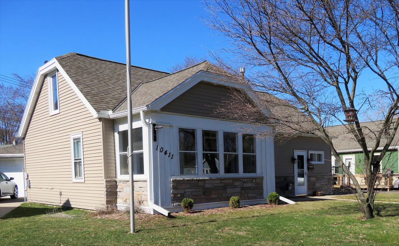 10411 W Bungalow Pkwy, West Allis, WI 53214