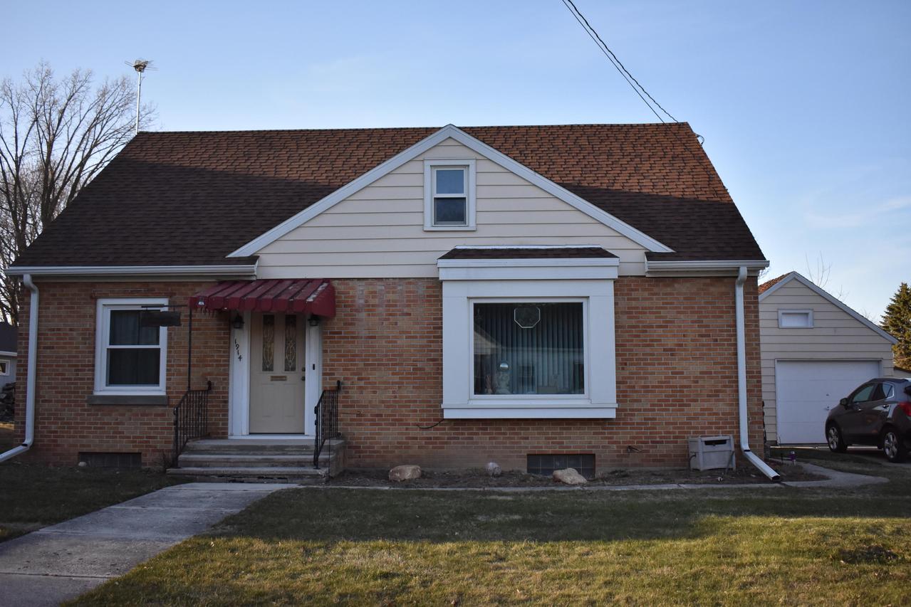 1914 Randolph Ave., New Holstein, WI 53061