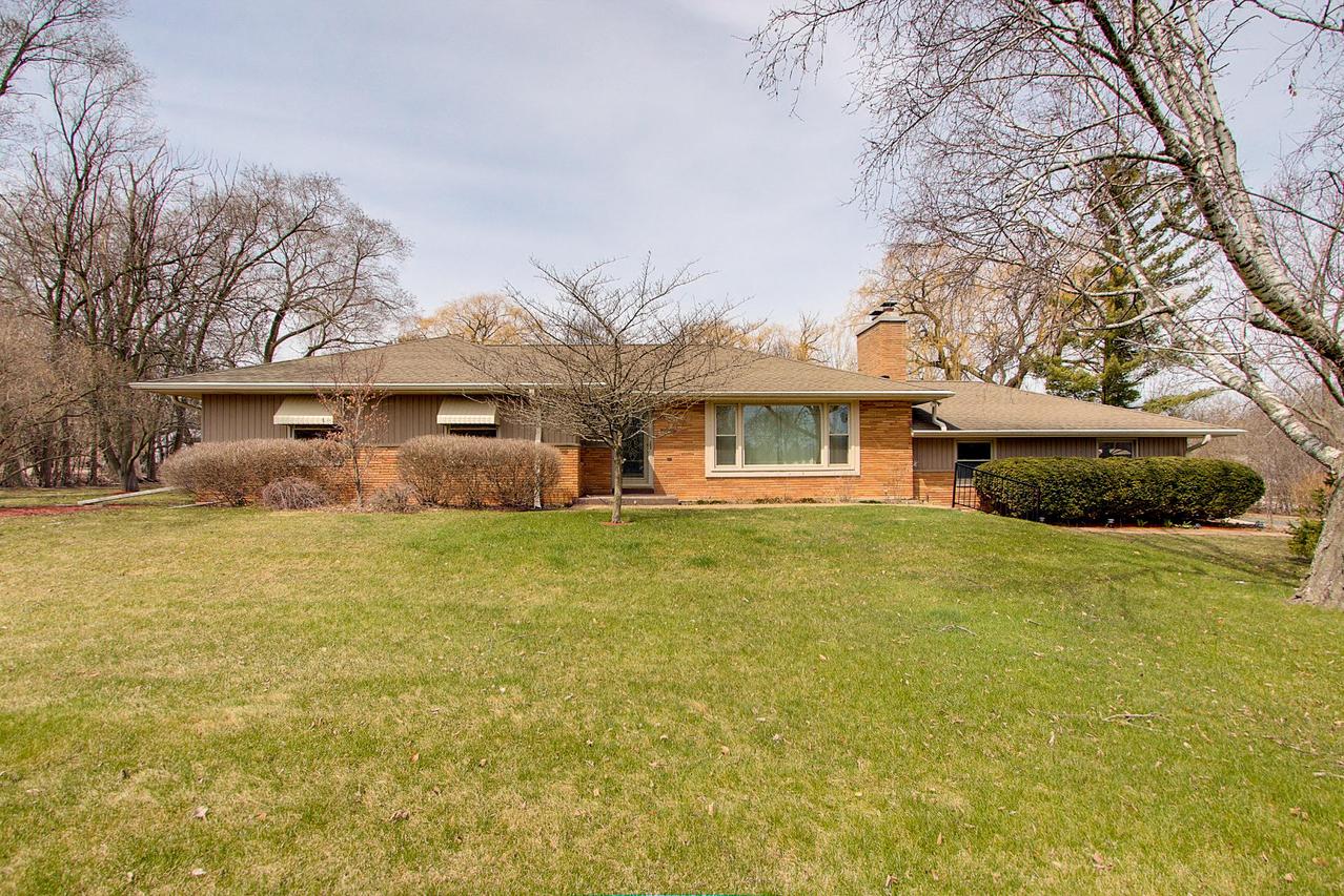 2815 S Sunnyslope Rd., New Berlin, WI 53151