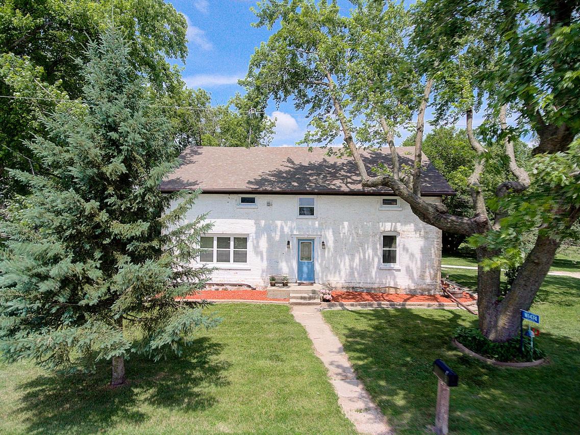 W1474 Hochheim Rd, Theresa, WI 53050