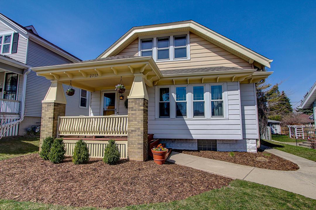 2757 S Ellen St, Milwaukee, WI 53207