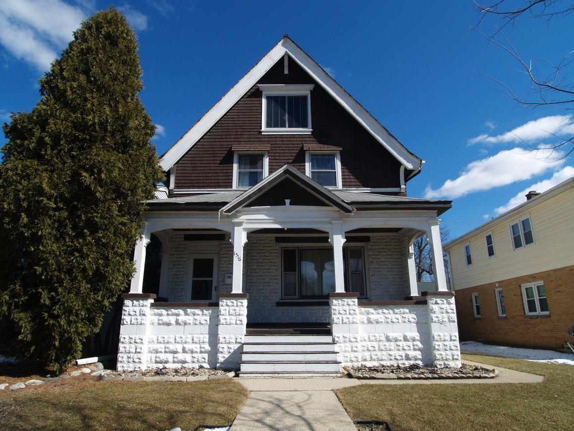 1516 S 78th St, West Allis, WI 53214