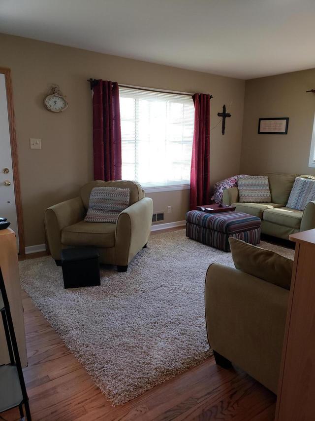 1531 Birch Dr, Waukesha, WI 53188
