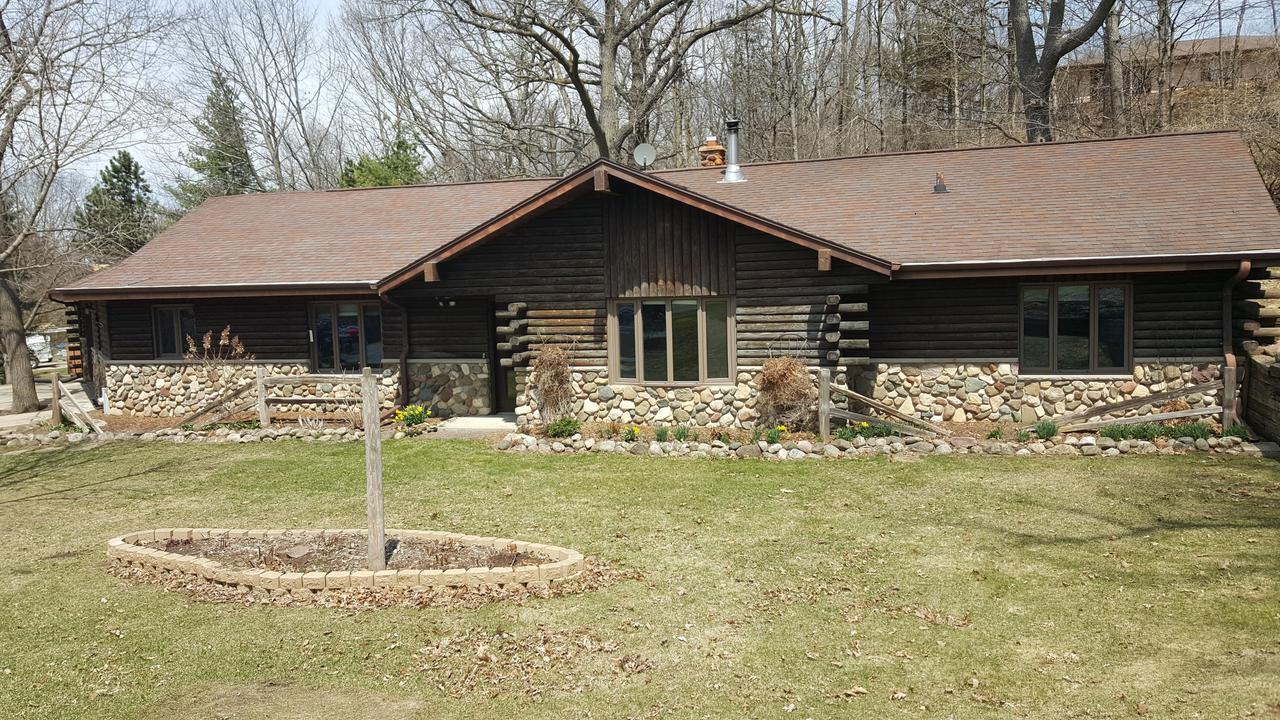 5312 Apache Trl, Addison, WI 53027