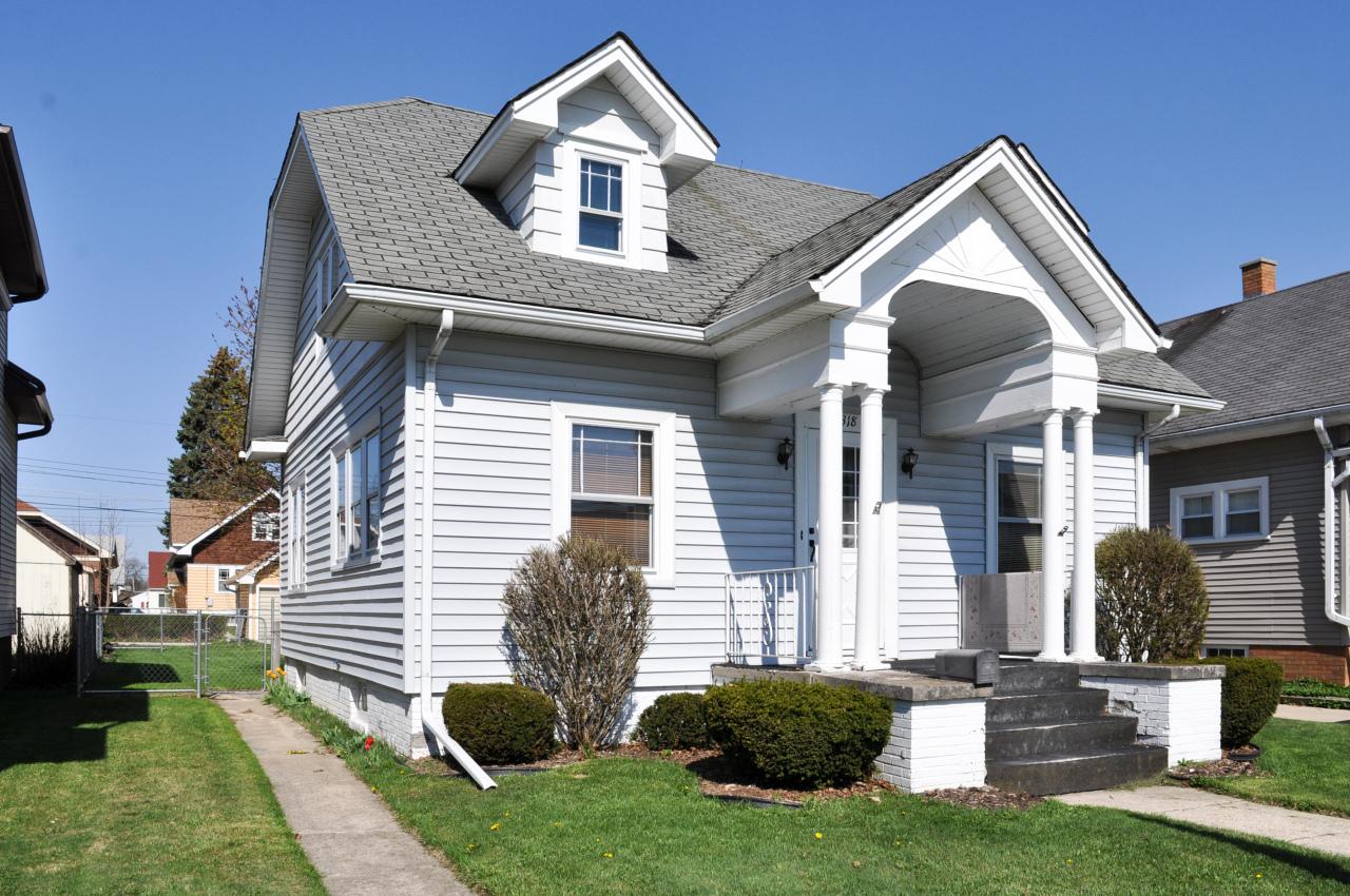 2318 Saint Clair St., Racine, WI 53402