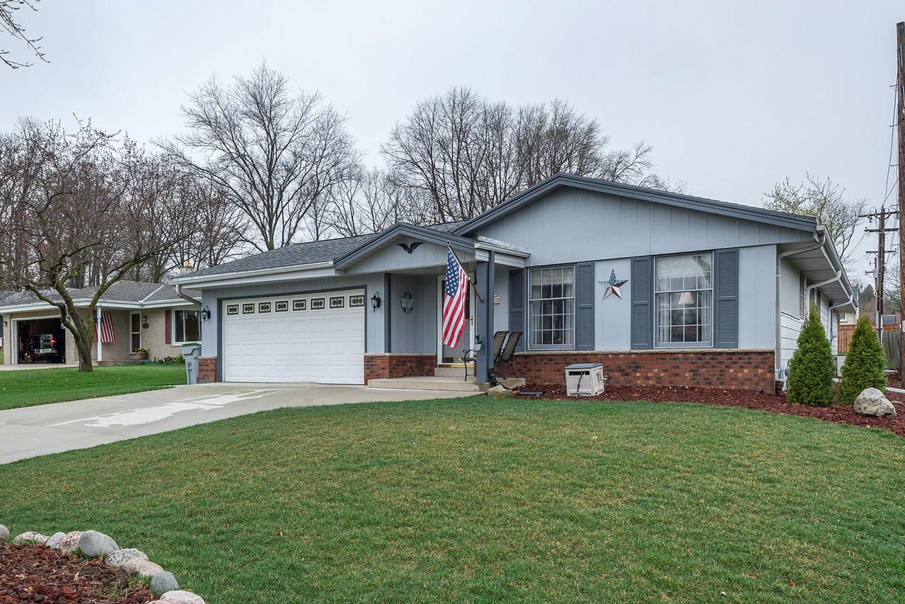 5821 S 19th St, Milwaukee, WI 53221