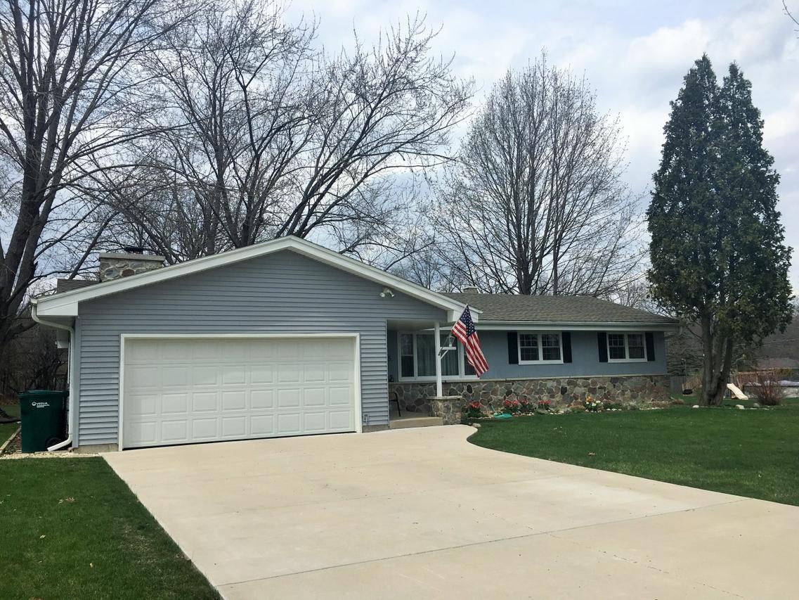 5315 S Balboa Dr., New Berlin, WI 53151