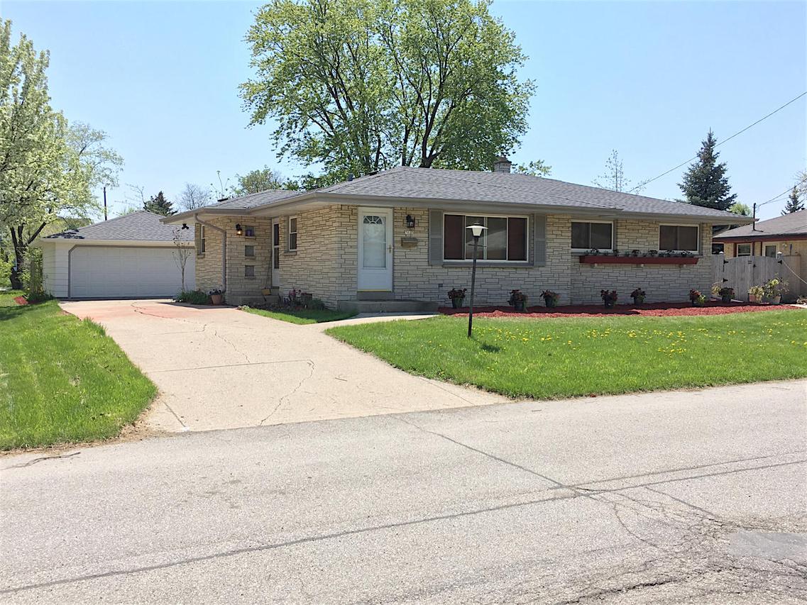 7023 W Tripoli Ave, Milwaukee, WI 53220
