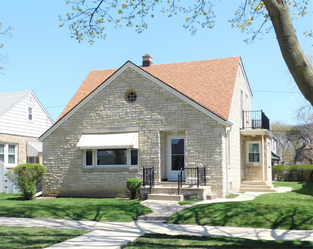 1730 S 53rd St, West Milwaukee, WI 53214