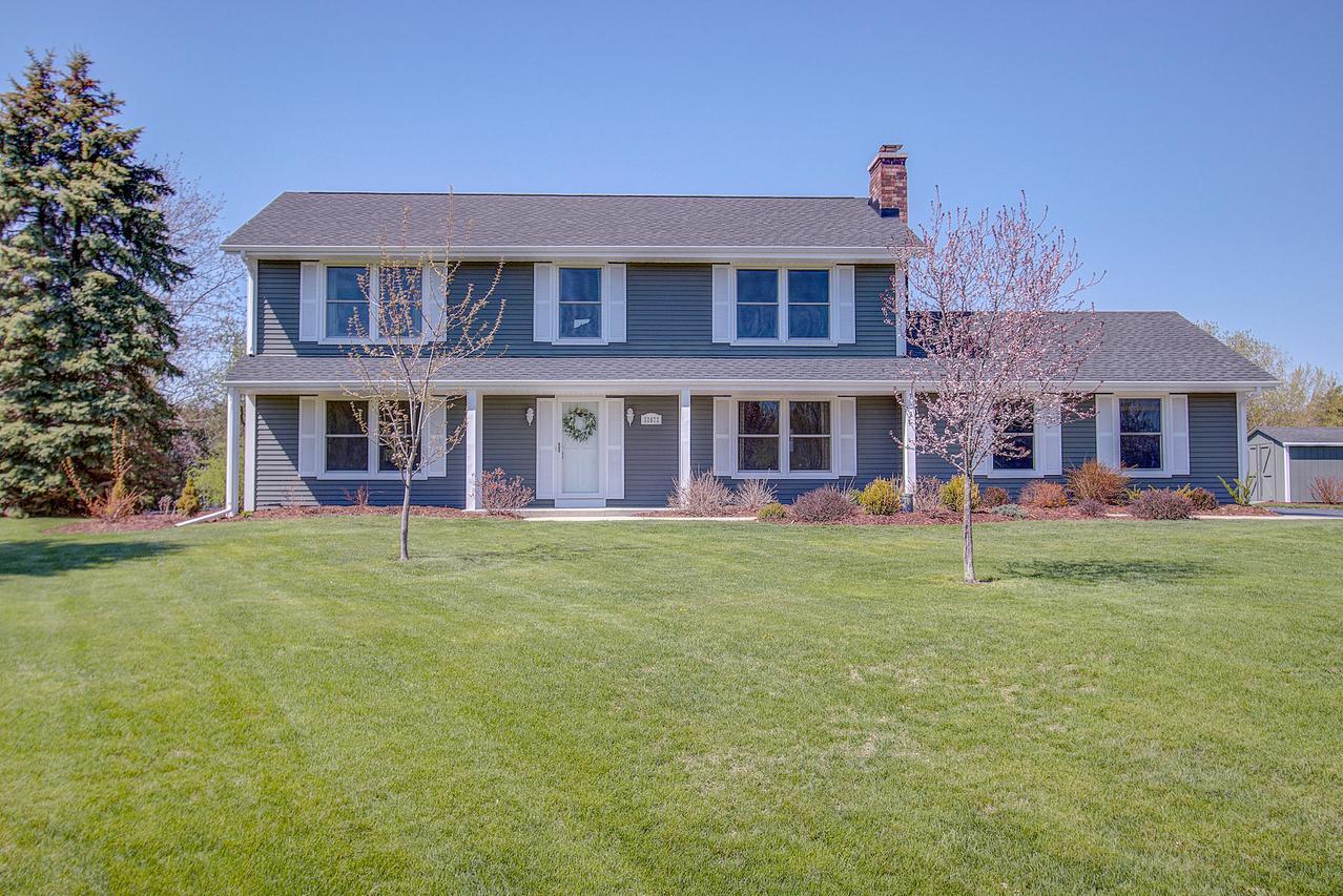 S67W32672 Ashton Way, Mukwonago, WI 53149